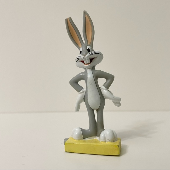 Bugs Bunny Warner Bros Plastic Figure 3.5” Tall Toy - Picture 1 of 7